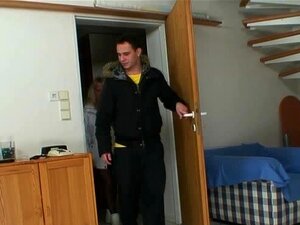 Alte Blondine wird für einen guten Fick aufgegabelt