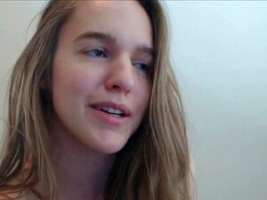 Sexy e fresca bellezza americana ha trovato lavoro nel suo paese dei