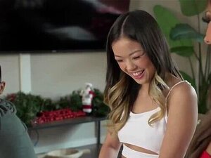 Tausche Stieffamilie-Vierer mit der asiatischen Stiefschwester Lulu