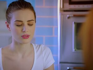 Erlebe Lana und Jean Val Jean bei ihrem intimen Analabenteuer. Dieses