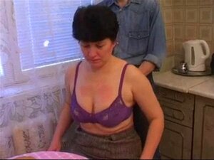 Venäläinen milf gangbang. Ryhmäseksi venäläinen milf