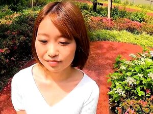 Asuka Suzumura ci incontra per fare sesso. Su una sedia, lei