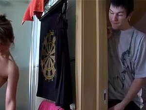 Schöne Mama mit hübschem Körper & Typ,