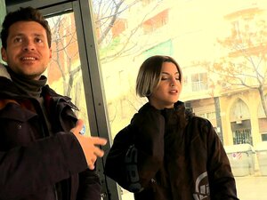 Prachtige Mey Madness speelt met een krachtige vibrator