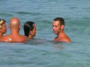 Partneraustausch am Strand