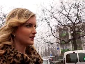 POV - Geile Canandiaanse meid Jemma zuigt lul. Verdomde hete Canadese