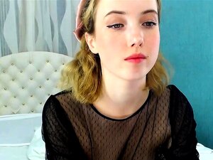 Mijn kleine stiefzus masturbeert