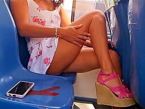 Erleben Sie den verlockenden Nervenkitzel einer sexy Latina-Studentin