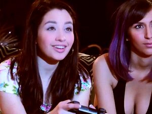 Длакава слаткица лиже пичку. Длакави