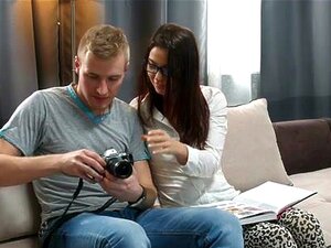 Frische Jessica Malone mit Brille wird königlich gefickt. Sexy Süße