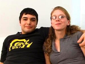 Verlobte zahlt sich aus, während Cuckhold zusieht - Black Market