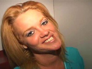 Slet Vrouw Zuigen Lullen Thru een Glory Hole