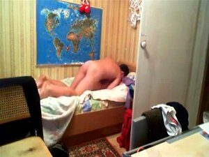 Unser geheimes selbstgemachtes Sexvideo. Süßes Mädchen mit