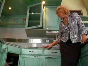 Reicher reifer Cumshot-Lecker öffnet die Tür