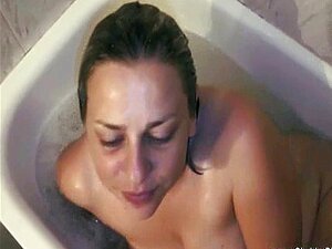 BBW italiaan heeft een spermabad