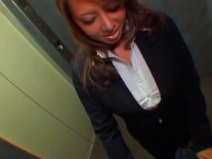 L'incroyable fille japonaise Yumi Kazama dans un clip JAV de gros