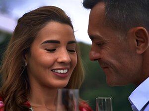 Agatha Vega sinne kontrolleras av utlänningar och knulla hårt hennes