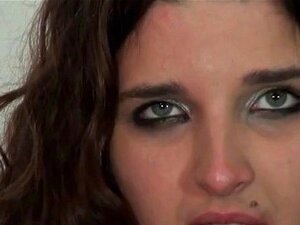 Vivi la passione autentica di una promettente coppia che esplora il