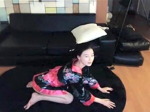 Mimi Süßes koreanisches Mädchen zeigt Sex-Cam mit perfektem Körper