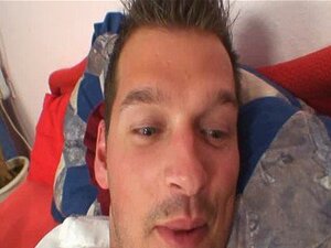 Sa femme part et sa belle-mère le baise