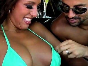 Lexxy, Voodoo in Juicy Booty Movie. Heute war ein Tag für den Strand.