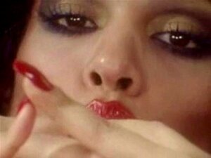 Dompel je onder in de sensuele wereld van Vanessa Del Rio, waar