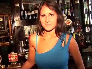 Schönheit wird für Sex in der Öffentlichkeit abgeholt