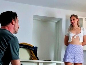 Deutscher Stiefvater fickt seine 18-jährige Stieftochter - AMATEUR