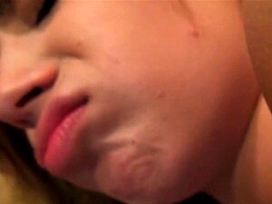Latina schatje wordt genaaid in haar roze zachte kutje en mondneuk