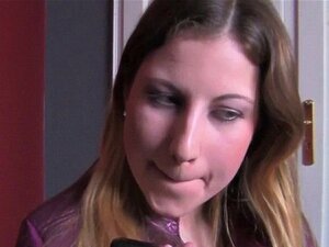Condivisione di figa bollente con una ragazza selvaggia. Una ragazza