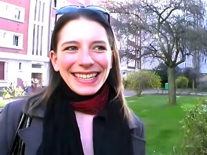 Erlebe, wie eine vornehme Dame ihren Verlangen erliegt und von einem