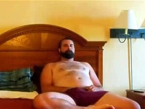 Paja De Oso Barbudo - Bärtiger Bär wichst im Bett, schwule Pornos,