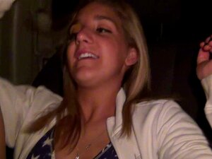 Öffentliche Masturbation auf einer öffentlichen Parkbank,