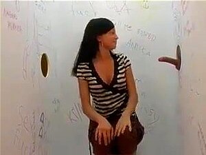 Legal Age Cutie im doppelten GloryHole