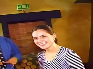 Unschuldige Studentin Penny entdeckt ihre wilde Seite und erlebt einen