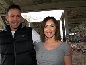 Chicas yasmin, Chicas Yasmin scopano per i soldi