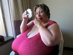 Upoznajte zapanjujuće izvijene obline Karole i njezinu privlačnost