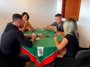 Ein Kartenspiel endete in einem Paaraustausch mit Kel Abate und Bruna