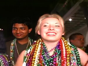Erlebe die wilde Seite des Mardi Gras, wenn das atemberaubende