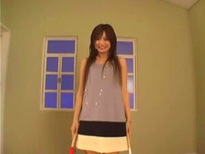 Geweldige platte borst Japanse Misaki Mori in sexy lingerie