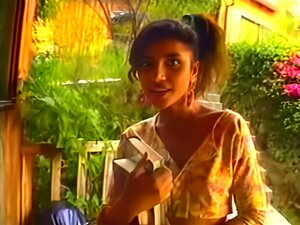 Erleben Sie den exotischen Reiz von Desi-Schönheit Sameera, wie sie