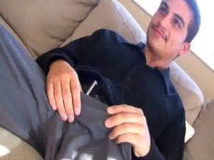 Des voyous bilatins gays avec des hommes latins