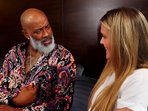 Vollbusige süße blonde Tiff wird von BBC Stiefvater Shaundam