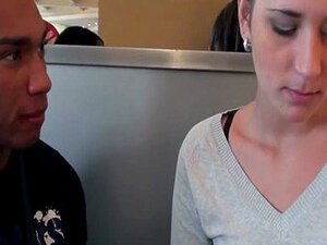 Жена се озбиљно јебе у кафићу!