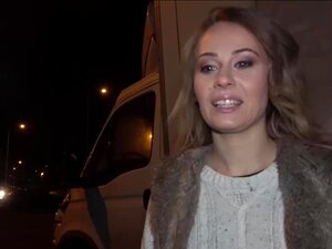 Carmel Anderson fickt hart und schnell in der Öffentlichkeit für